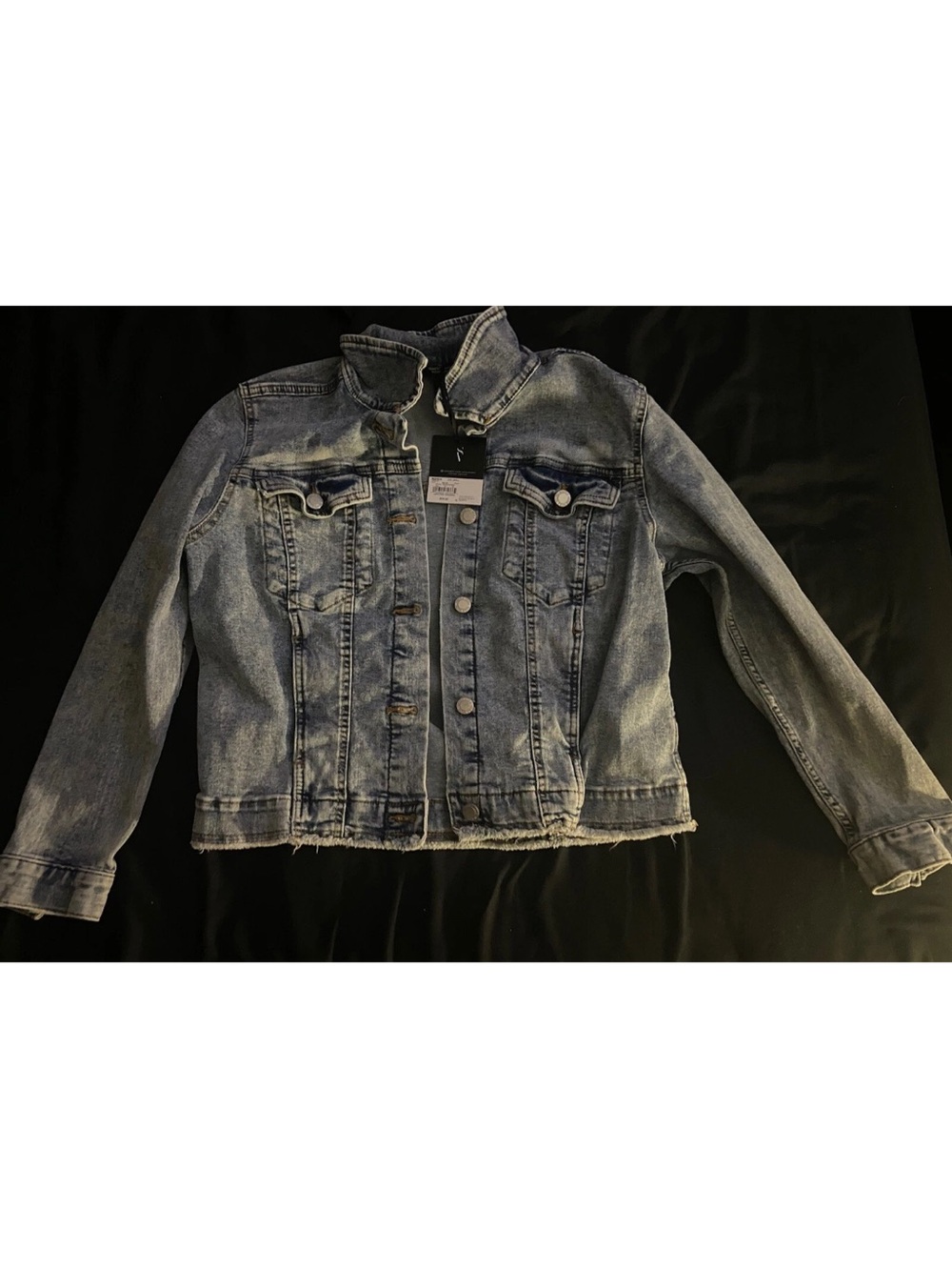 Simply Vera Vera Wang Washed Black Denim Jacket Semi raw Hem Size Medium